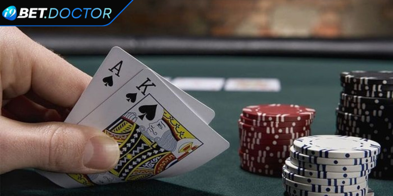 Nguyên tắc chia bài và thứ tự của vòng chơi